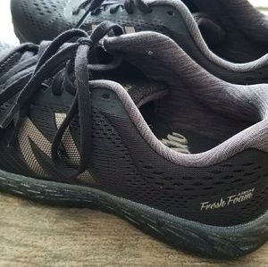 New Balance Tennis Shoes